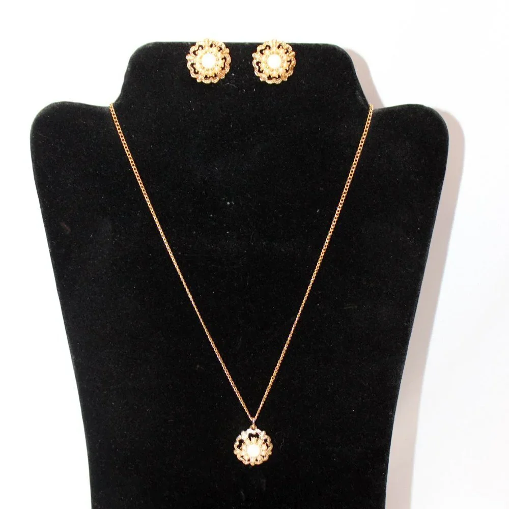 Sarah Coventry Vintage Floral Matching Pearl Necklace and Clip Earring Set